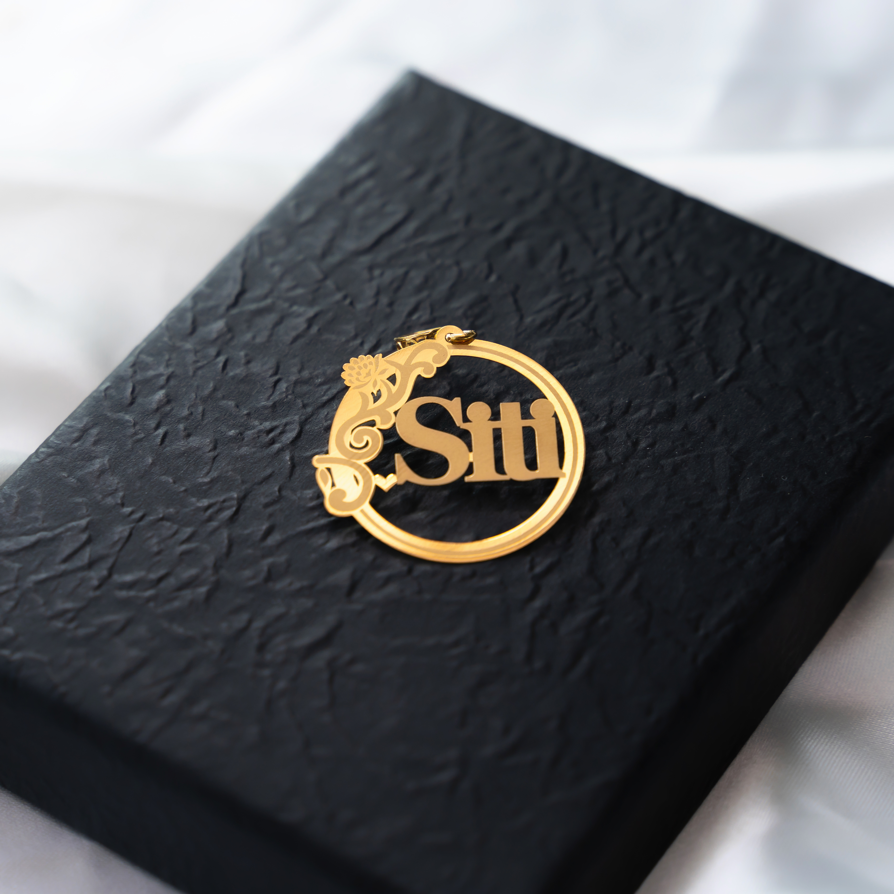 916 Fancy Round Pendant